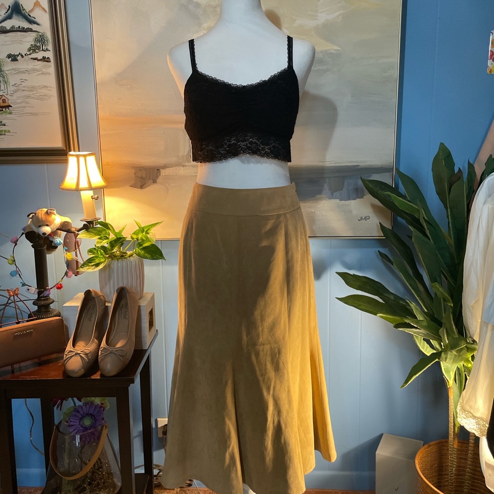 Elegant Gold A-Line Skirt